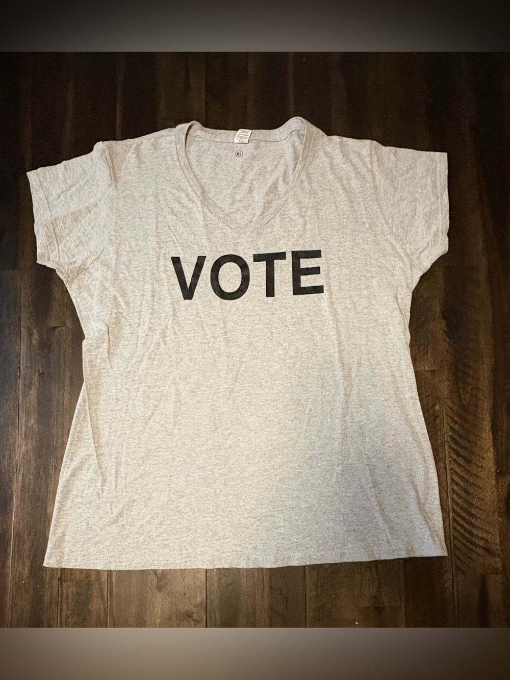Gildan Gray Cotton VOTE Short Sleeve V-Neck Tee, Size XL (EUC)